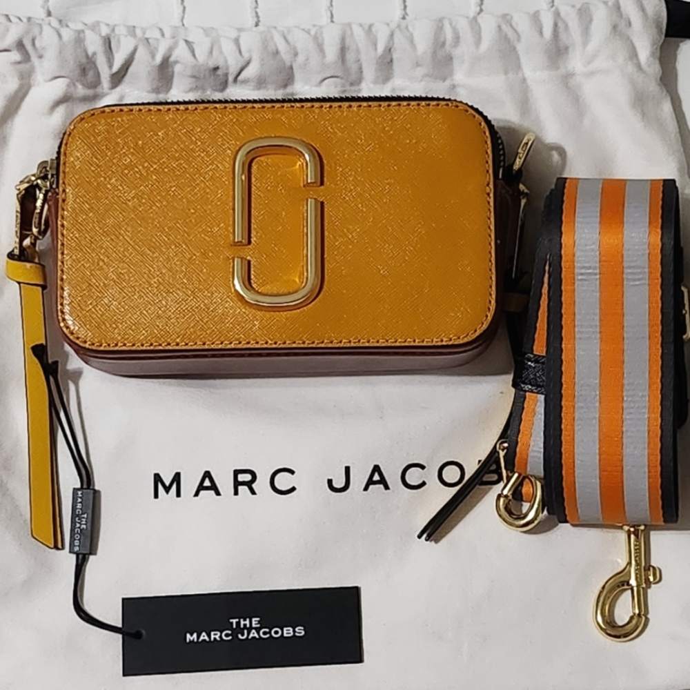 Marc Jacobs Snapshot Crossbody in Poppy